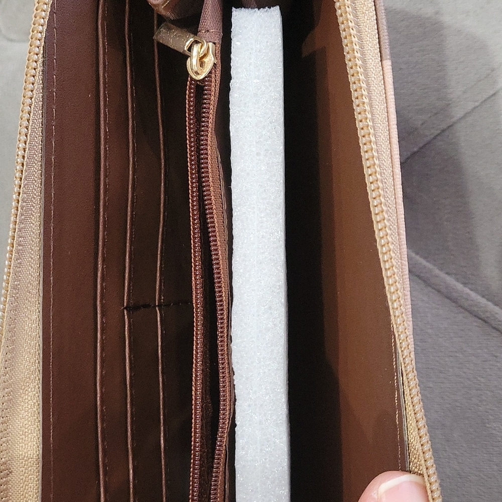 Women's wallet, NWT🎊🎉 - Picture 4 of 5